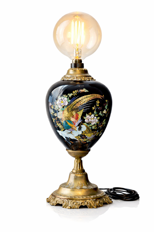 Vintage Keramisk Bordlampe med Messingfod – Elegant Dekorativ Lampe
